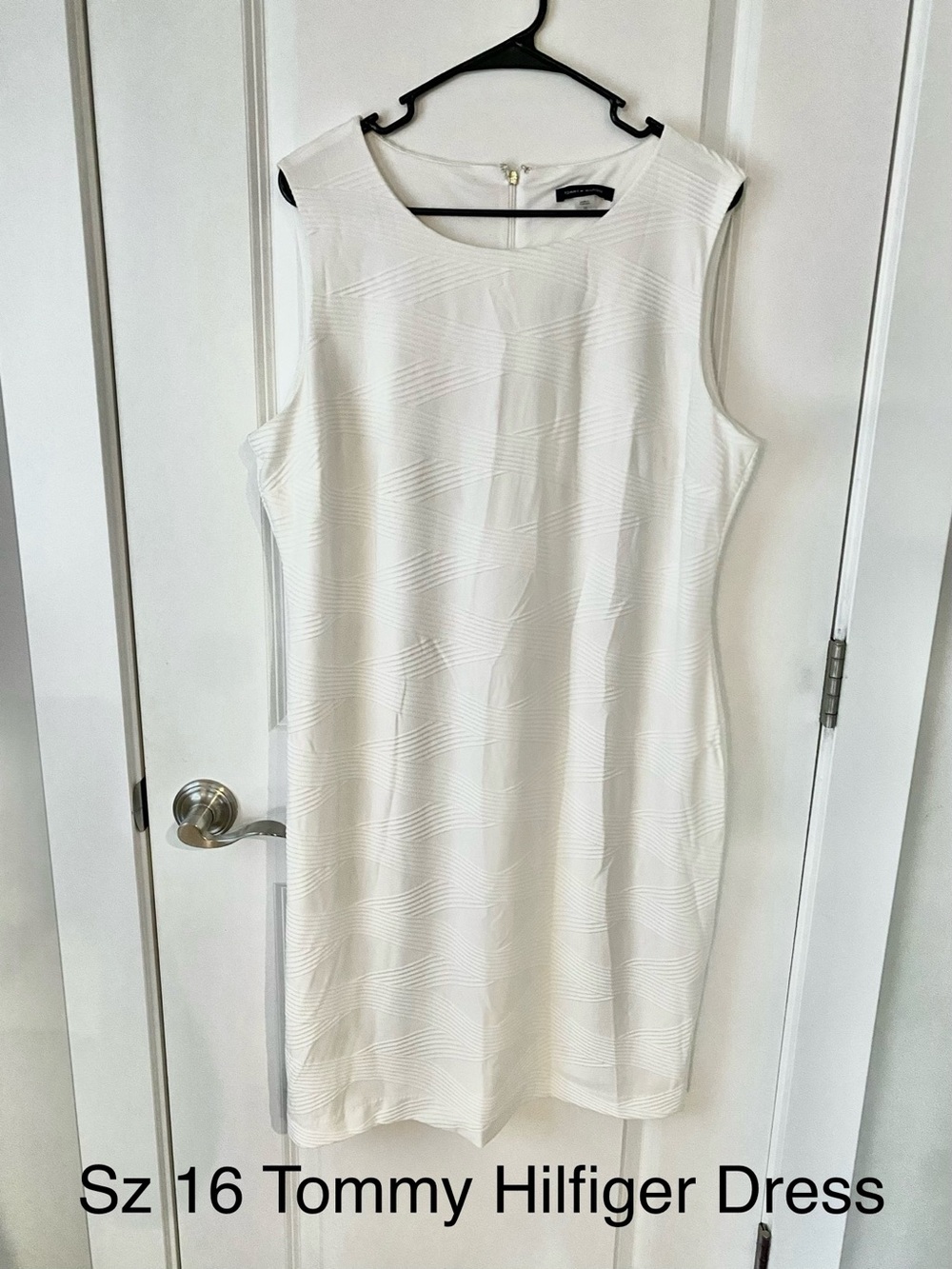 Tommy Hilfiger White Sleeveless Textured Sheath Dress